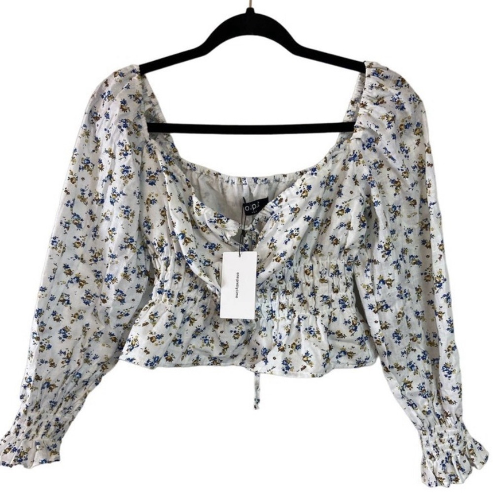 NWT One Pretty Time Amalia Floral Top